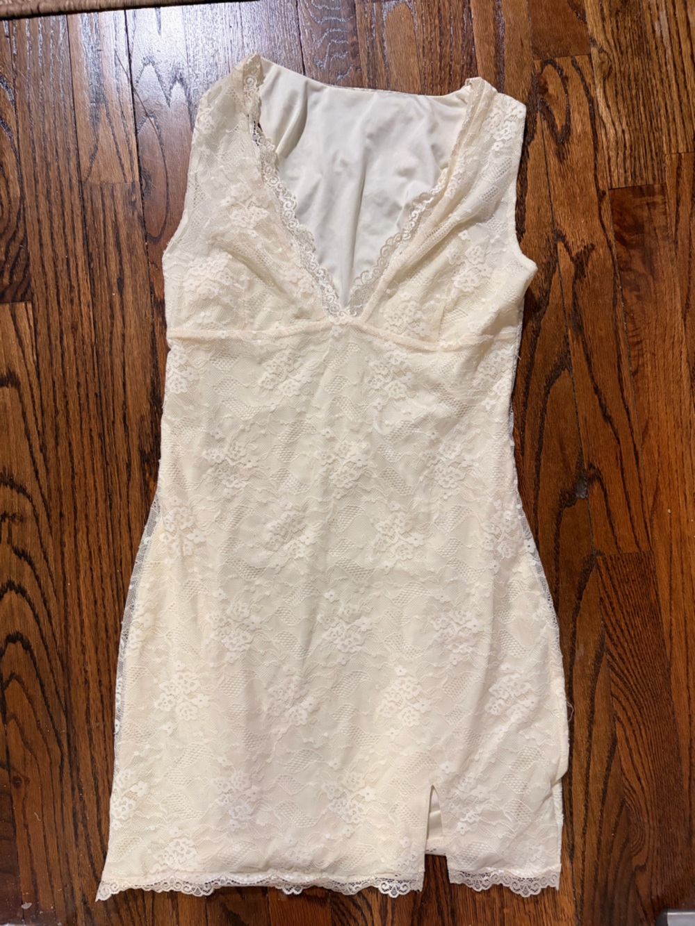 Cream Lace V-Neck Bodycon Dress
